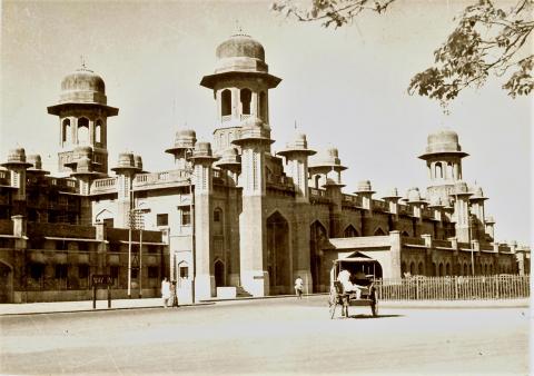 LUCKNOW CHARBAGH STATION AN EXAMPLE OF THE INDO SARACENIC STYLE